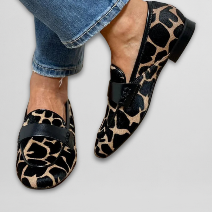 Chloe - Women's Casual Comfort Loafers with Giraffe Print