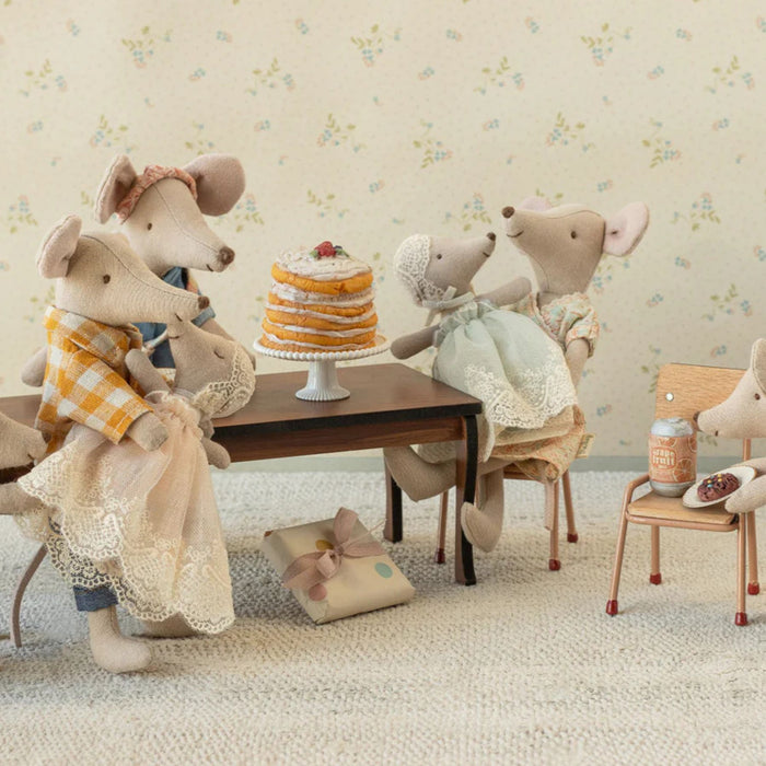 Party Cake + Stand, Mouse