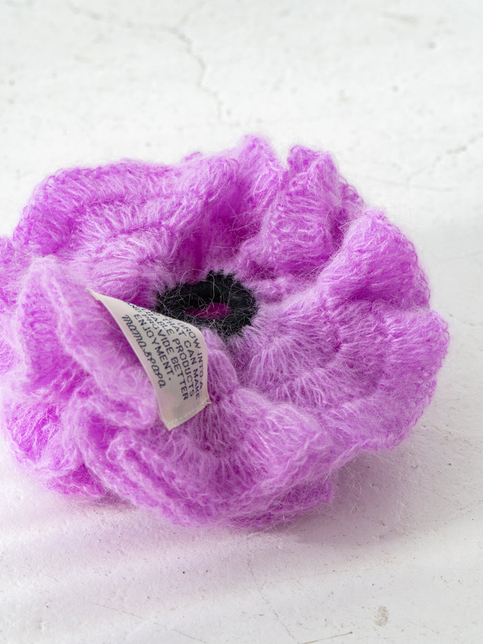 Airy knit chou-chou