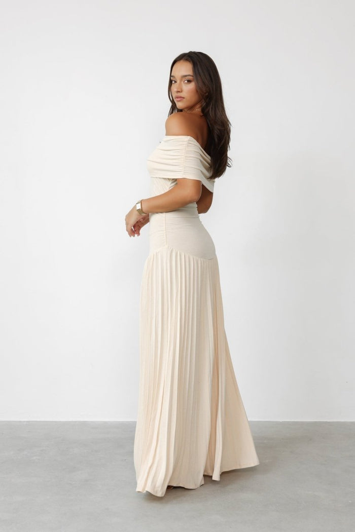 Aurora - Elegant Women's Wedding Guest Dress with Off-Shoulder Neckline and Pleated Maxi Skirt
