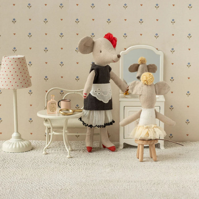 Beautician Mum Mouse, Magnet Hands
