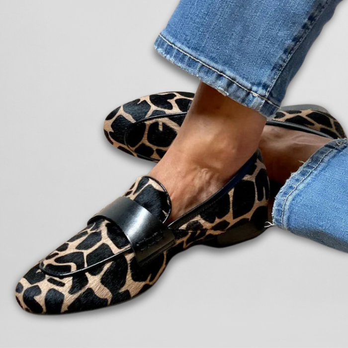 Chloe - Women's Casual Comfort Loafers with Giraffe Print