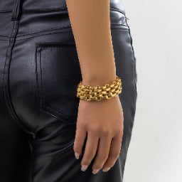 Chunky Link Bracelet with Bold Detailing - Gumy