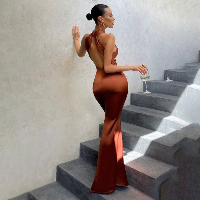 Evelyn - Elegant Women's Wedding Guest Maxi Dress with Halter Neck and Open Back