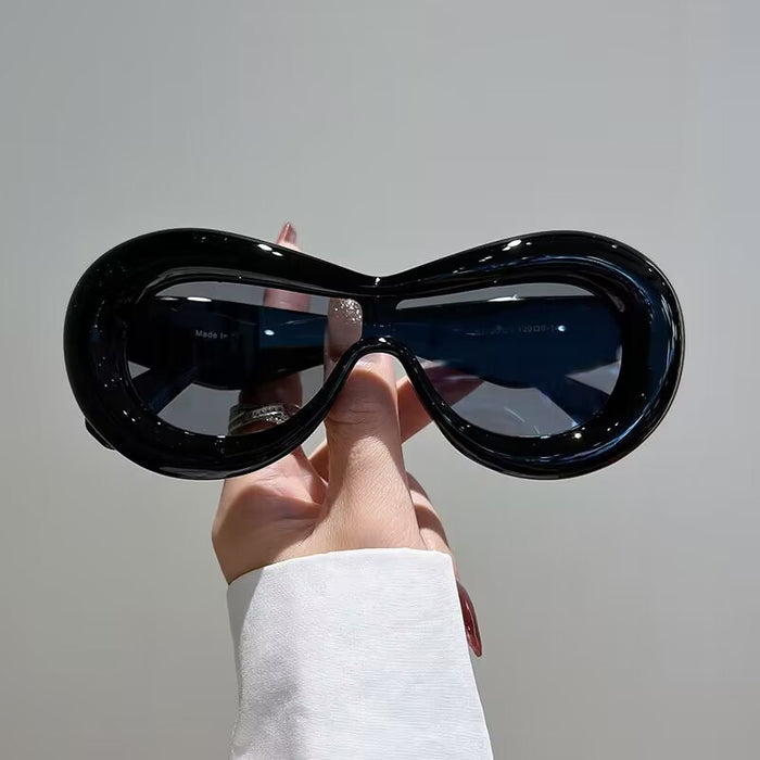 Futuristic Oval Frame Sunglasses with Bold Color Accents - Nildy