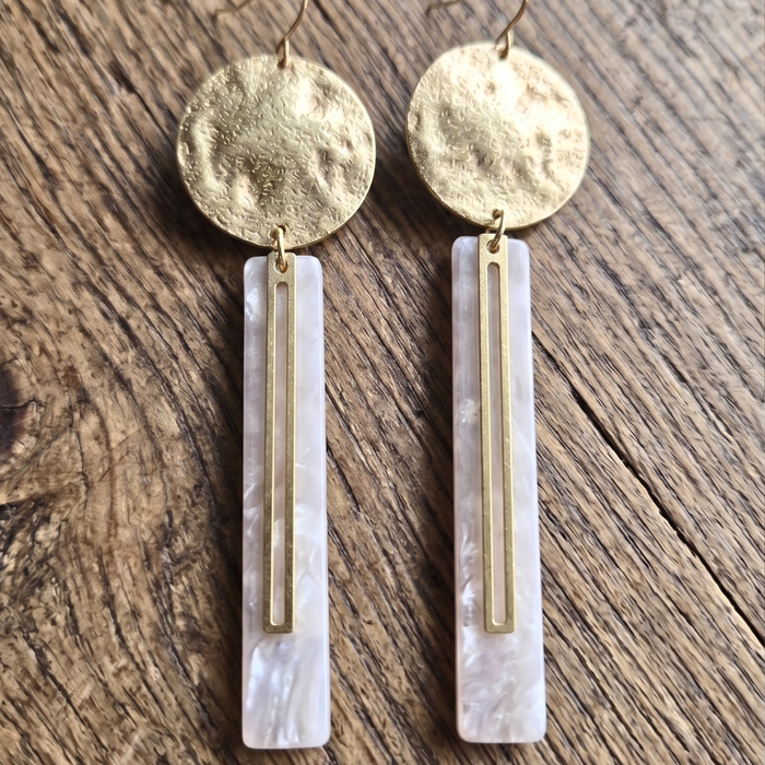 Modern Boho Statement Earrings – Mother of Pearl & Hammered Brass