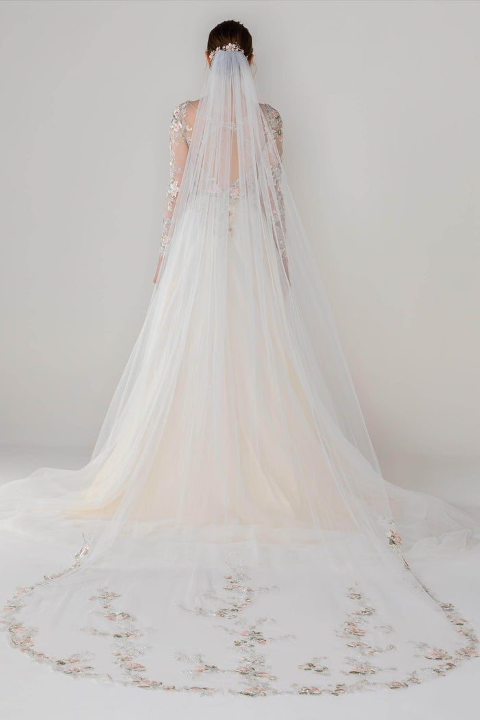 One-tier Lace Edge Tulle Chapel Veils with Appliques CV0291 - COCOMELODY
