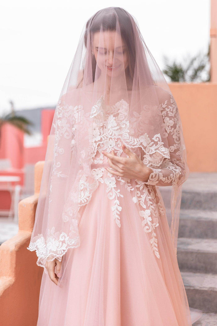 One-tier Lace Edge Tulle Fingertip Veils with Appliques CV0229 - COCOMELODY