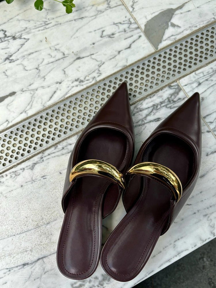 pointed leather mules with gold sculptural buckle – VARIENA