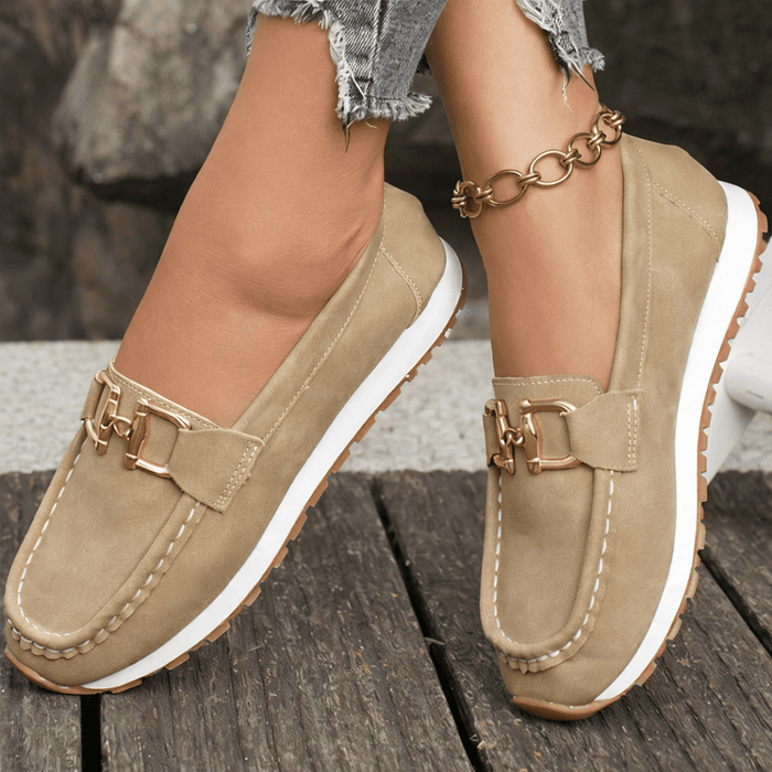 Riley - Comfy Women's Orthopedic Loafers with Chain Hardware and a Cushioned Sole