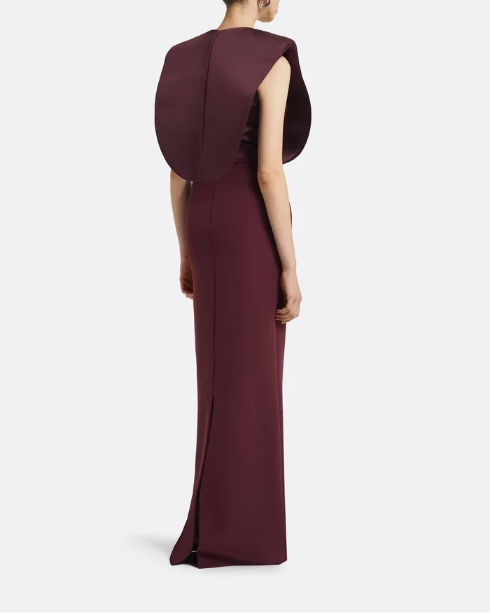 Sleeveless column dress with sculpted shoulder detail - WIINE
