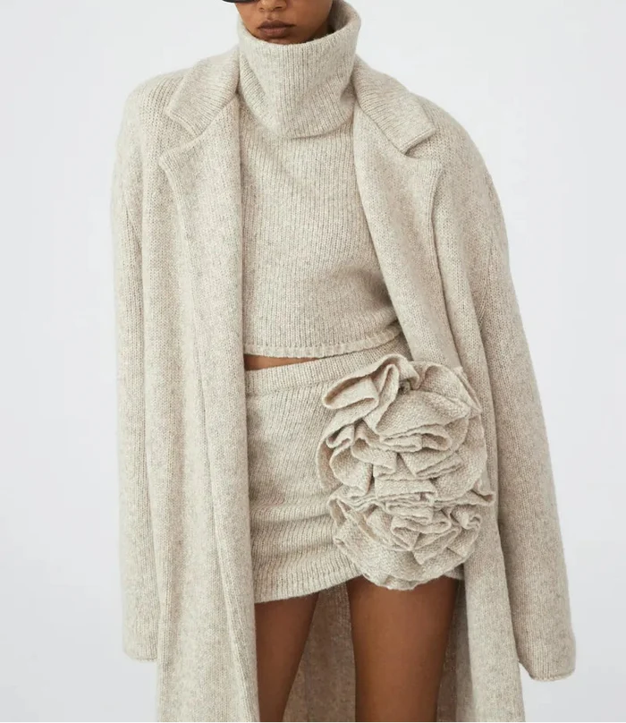 turtleneck knit top with maxi coat and ruffle detail - Logenh