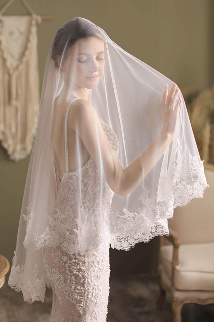 Two-tier Lace Edge Tulle Lace Hip Veils with Appliques CV0293 - COCOMELODY